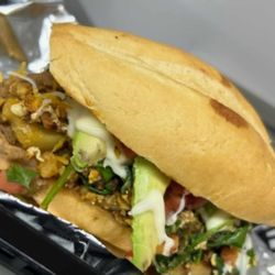 Oli's Tacos and Burgers