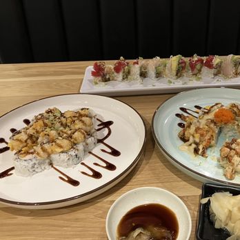 Sake Sushi Bar and Lounge - Sushi Bars Near Me - Montrose, California
