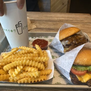 Shake Shack - Burgers Near Me - Los Angeles, California