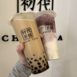 Pearl milk tea and grape smoothie