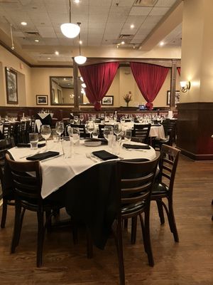 Maggiano's Little Italy by null