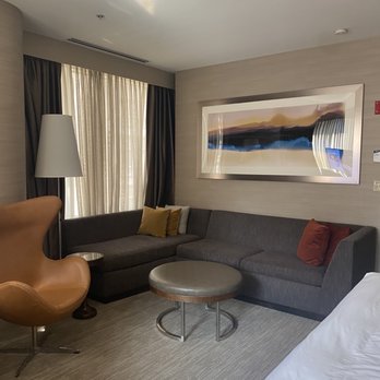 Hyatt Centric Chicago Magnificent Mile - Hotels Near Me - Chicago, Illinois