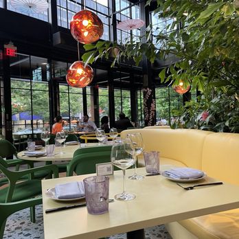 Surreal Global Kitchen - Bars Near Me - Arlington, Virginia
