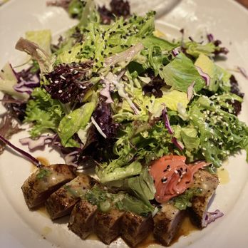 131 Main Restaurant - Ahi Tuna Salad - American Near Me - Asheville, North Carolina