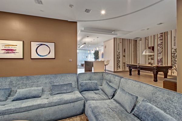 Fiona WeHo Apartments by null