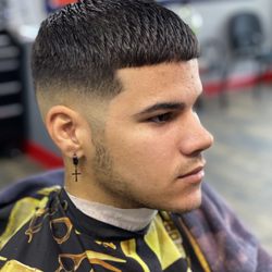Easy Clippers Barber & Beauty - Easy Clippers Barbershop