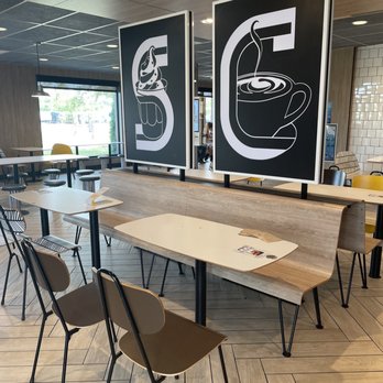 McDonald's - Inside - Fast Food Near Me - Nashville, Illinois