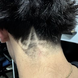 Michael Western did not line me up or clean me up at all. The design is way too big. I got absolutely butchered. Michael Western did not line me up or clean me up at all. The design is way too big. I got absolutely butchered.