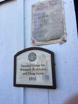 Sindi's Snack Shack by null