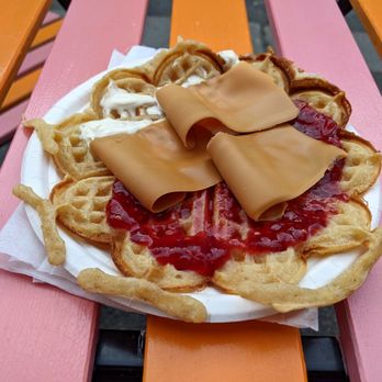 Haralds Vaffel - 08/31/23 Norwegian Waffle, Sour Cream, Jam, Brown Cheese - Waffles Near Me - Oslo, 03 Haralds Vaffel - 08/31/23 Norwegian Waffle, Sour Cream, Jam, Brown Cheese - Waffles Near Me - Oslo, 03