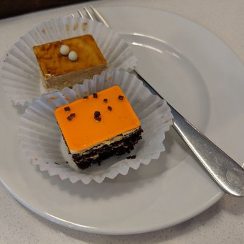 Courtyard by Marriott Centre-Ville - Desserts - Hotels Near Me - Montreal, Quebec Courtyard by Marriott Centre-Ville - Desserts - Hotels Near Me - Montreal, Quebec
