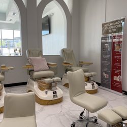 DVine Nail Bar