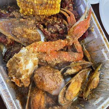 Mike's Seafood - assorted seafood platter - Cajun/Creole Near Me - Houston, Texas
