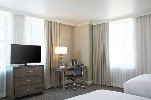 Redmont Hotel Birmingham, Curio Collection by Hilton by null