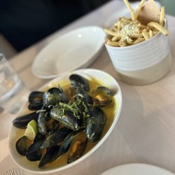 The Pine Room - Mussels and frites