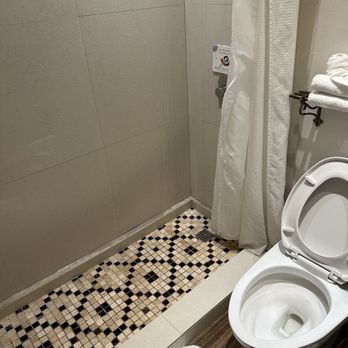 CasaBlanca Hotel - Toilet - Hotels Near Me - San Juan, Puerto Rico CasaBlanca Hotel - Toilet - Hotels Near Me - San Juan, Puerto Rico