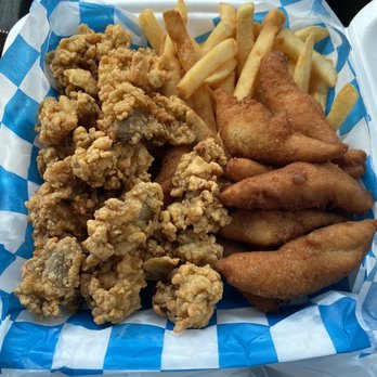 El's Drive-In - Large Oyster plate - so good! - Burgers Near Me - Morehead City, North Carolina