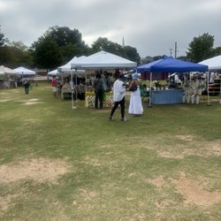 Snellville Farmers Market - It was a very busy day at the farmers market