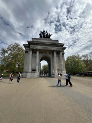 Wellington Arch by null