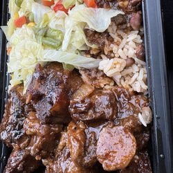 Island Grill - Oxtails with rice and Peas and vegetables