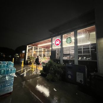 Vons - Front entry with Starbucks option - Grocery Near Me - Santa Monica, California Vons - Front entry with Starbucks option - Grocery Near Me - Santa Monica, California