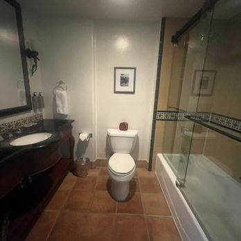 Hotel Los Gatos - Cute bathroom - Hotels Near Me - Los Gatos, California Hotel Los Gatos - Cute bathroom - Hotels Near Me - Los Gatos, California