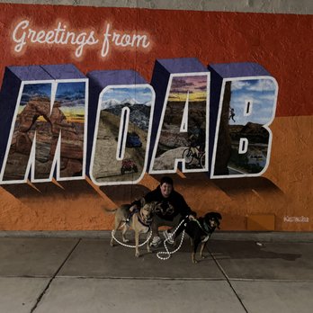 Expedition Lodge - Moab mural near the hotel. Walking distance! - Hotels Near Me - Moab, Utah
