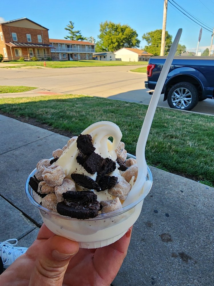 CUPS AND CONES Updated August 2024 401 11th St, DeWitt, Iowa Ice