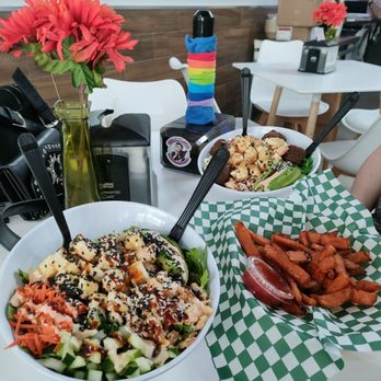 The Fresh Carrot - Poke Bowls & Sweet Potato Fries - Salad Near Me - Aventura, Florida The Fresh Carrot - Poke Bowls & Sweet Potato Fries - Salad Near Me - Aventura, Florida