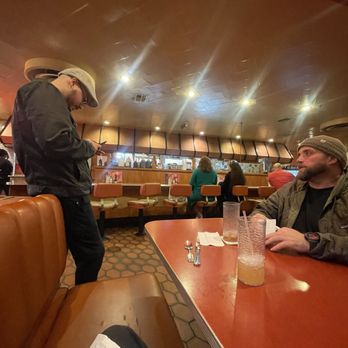 Bob’s Big Boy - Eddy is a Great Manager - American Near Me - Burbank, California