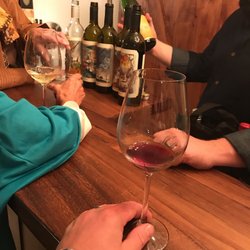 R&R Wine & Liquor - Wine tasting!