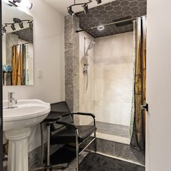 The Dream Room Studio - Luxury Shower Room
