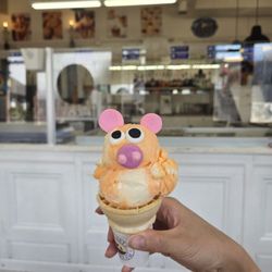 Pop’s Sweet Shop - Animal ice cream cone!