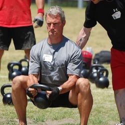 Master's Fitness - Kettlebell squat curl