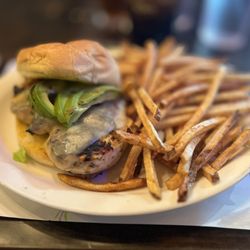 R-Bar & Grill - Chicken bacon avocado sandwich