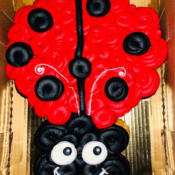 Allegretti's Bakery - Pull apart cupcake cake. - Bakeries Near Me - Norridge, Illinois Allegretti's Bakery - Pull apart cupcake cake. - Bakeries Near Me - Norridge, Illinois