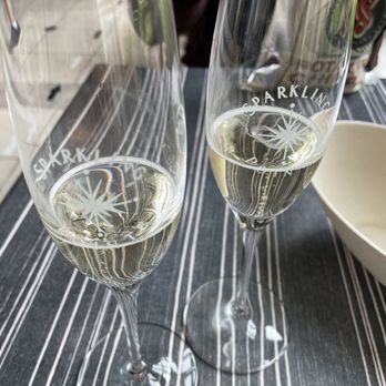 Sparkling Pointe - Complimentary tasting - Wineries Near Me - Southold, New York