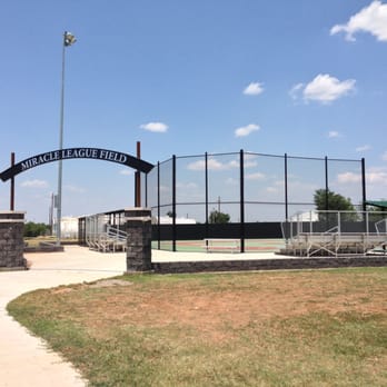 Elmer Thomas Park - Parks Near Me - Lawton, Oklahoma