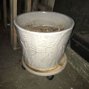 Recycletown-Reuse-Recycling Depots - Large ceramic gardening pot - Recycling Center Near Me - Petaluma, California Recycletown-Reuse-Recycling Depots - Large ceramic gardening pot - Recycling Center Near Me - Petaluma, California