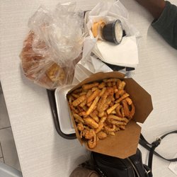 Cap't Loui - Food on the tray