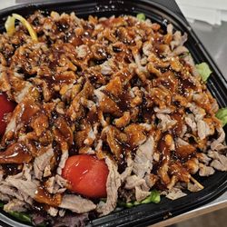 Yogis Grill - Grilled beef salad