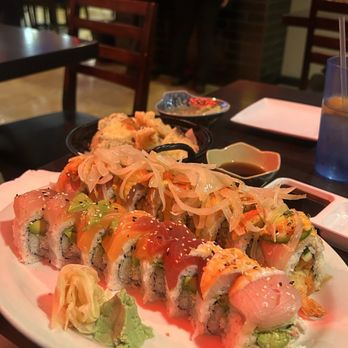Sushi Hook - Sushi Bars Near Me - Sacramento, California