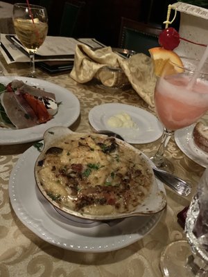 The Polo Lounge by null