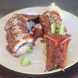 The generously portioned Dragon Roll actually looks like a stunning dragon! The generously portioned Dragon Roll actually looks like a stunning dragon!