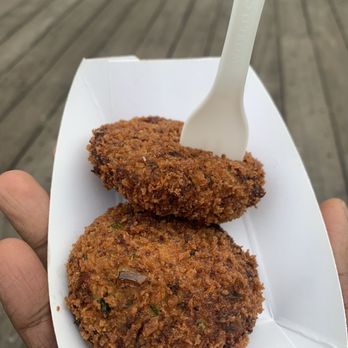 Pier Market Stand - Crab Cake - Seafood Near Me - San Francisco, California