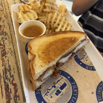Treylor Park - Hitch - Grilled apple pie chicken sandwich - New American Near Me - Savannah, Georgia