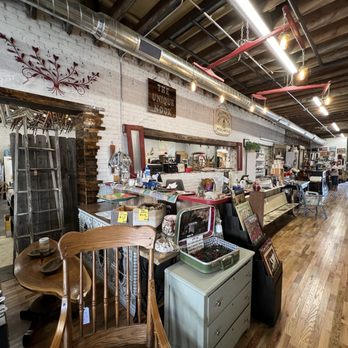 310 Peddlers - Inside store - Antiques Near Me - Greenville, Michigan