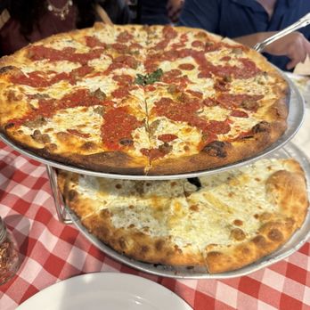 Grimaldi's Pizzeria - The Don without the meatballs - Pizza Near Me - Austin, Texas