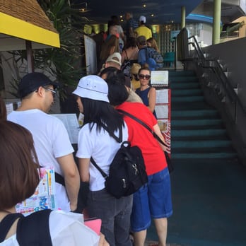 Eggs 'n Things - Waikiki Beach Eggspress - The line. WTF. We're all crazy but n this line! - Breakfast & Brunch Near Me - Honolulu, Hawaii
