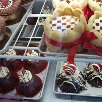 Carlo's Bakery - Yum yums - Bakeries Near Me - Marlton, New Jersey